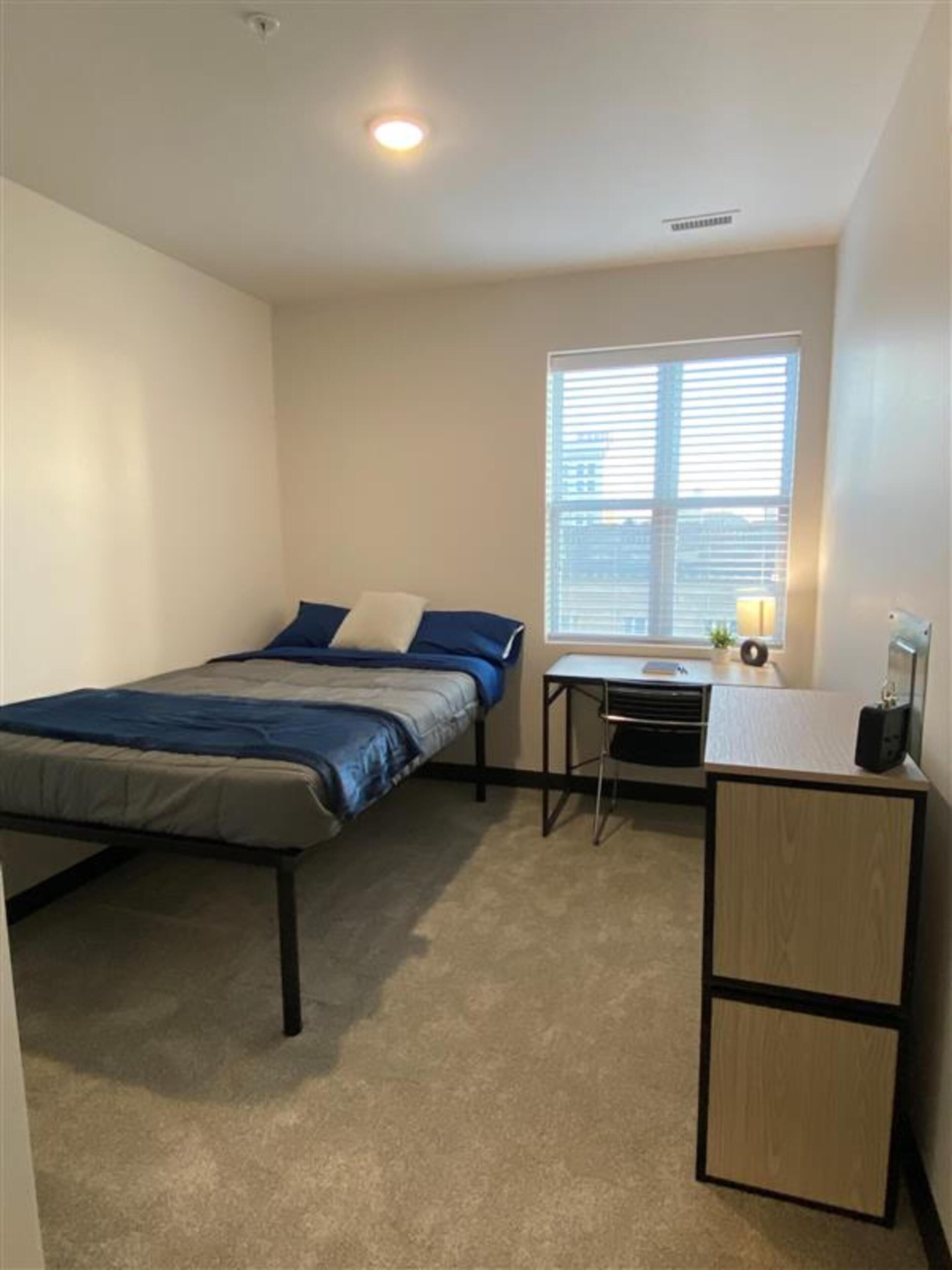 Signature Condo, 4 Bedrooms, Non Smoking, City View | Individually decorated, individually furnished, desk, laptop workspace