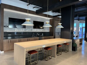 المنشأة من الداخل