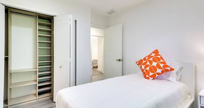 Spacious + Serene Miami Home: Walk to Metrorail!