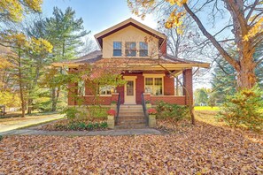 House (2 Bedrooms) | Front of property