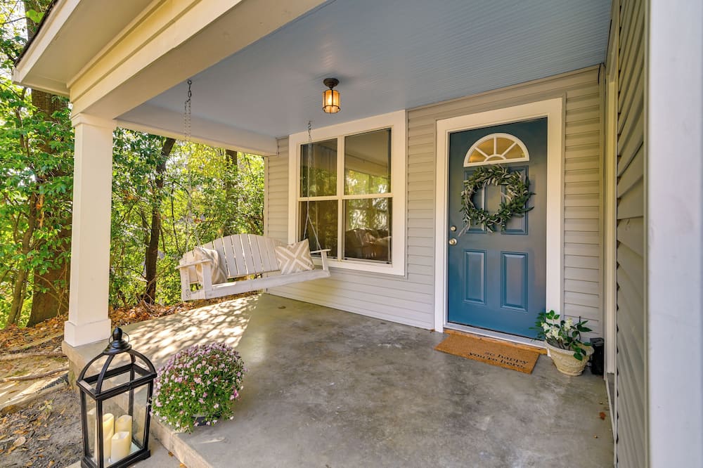 Centrally Located Home ~ Steps to Oxford Square! - Lafayette County, MS