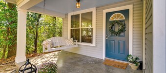 Centrally Located Home ~ Steps to Oxford Square!