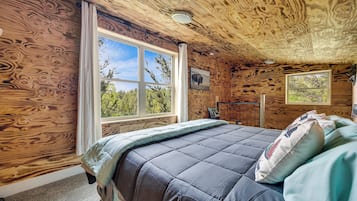 1 bedroom, bed sheets