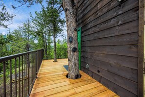 Property grounds - Off-Grid Tiny House Treehouse, re-live your childhood fantasy and dream! (Divide)