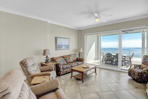 TV - Gulf Front Condo | Outdoor Pool & Grill! (Orange Beach)