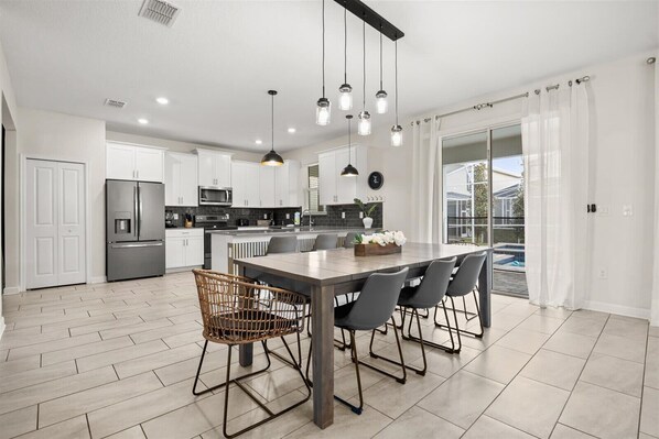 Dining - Renovated property! | Your dream vacation 7D6B (Four Corners)