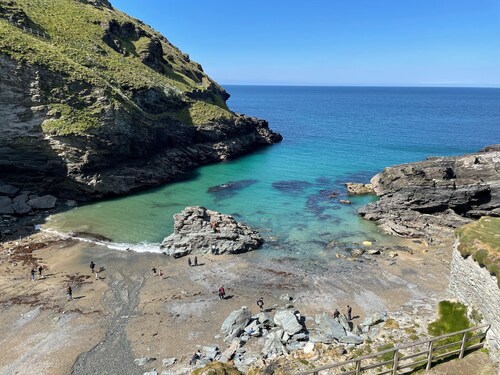 Cornish Holiday Home in Tintagel - New from Easter 2024