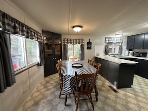 Fridge, microwave, oven, stovetop - Lake Thompson Paradise - Rhinelander, WI (Rhinelander)