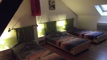 3 bedrooms, iron/ironing board, travel crib, WiFi