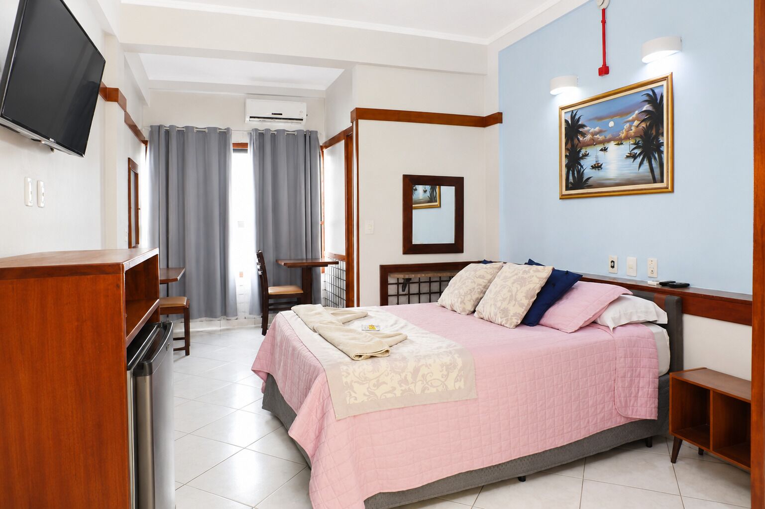 Classic Room, 1 Bedroom | Minibar, free WiFi, bed sheets