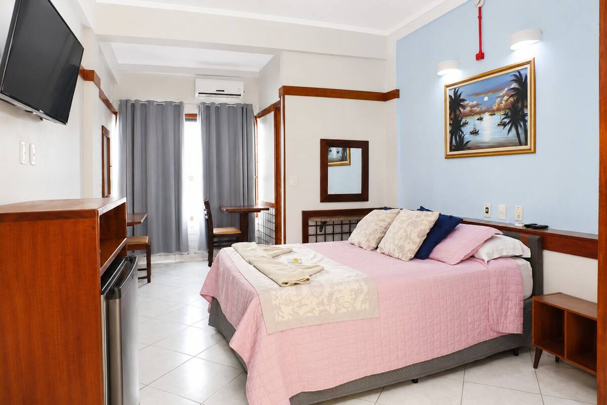 Classic Room, 1 Bedroom | Minibar, free WiFi, bed sheets