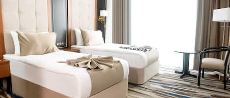 Chambre Standard avec lits jumeaux | 1 chambre, minibar, coffres-forts dans les chambres, bureau