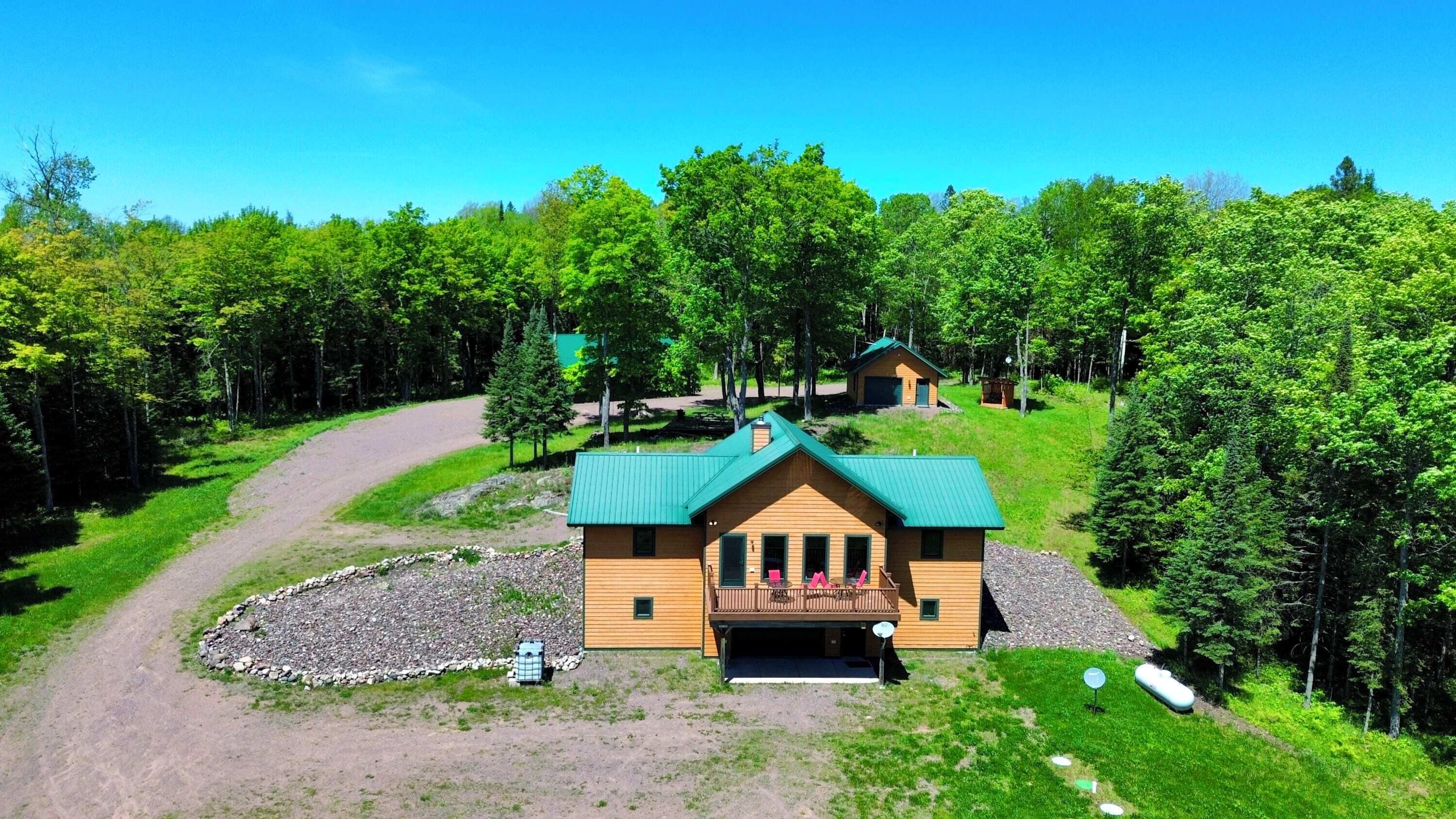 Whispering Woods Chalet - Over 60+ acres!