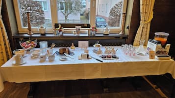 Desayuno bufé gratuito y diario