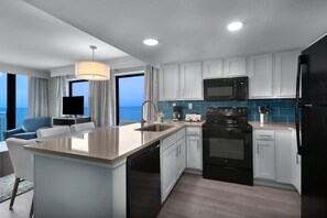 Refrigerador, microondas, horno y parrilla de estufa 