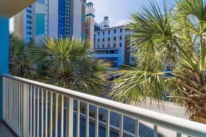 Property grounds - Affordable View on the 2nd Floor: Dunes Mini Suite (Myrtle Beach)