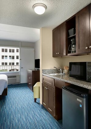 Interior - Affordable View on the 2nd Floor: Dunes Mini Suite (Myrtle Beach)