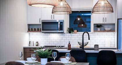 The Stellar Condo - Cozy 2 Bedroom with Hot Tub