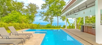 Breathtaking Ocean View House in the Jungle