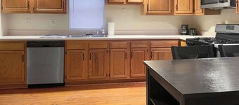 Ideal 2BR/1BA Apartment: Near IUP & More!