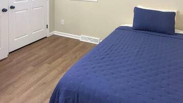 2 bedrooms, desk, free WiFi, bed sheets