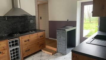 Réfrigérateur, micro-ondes, four, lave-vaisselle