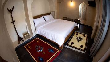 1 bedroom, Frette Italian sheets, premium bedding, down duvets