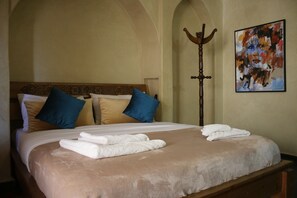 Standard-huone | Italialaiset Frette-lakanat, ylelliset vuodevaatteet, untuvapeitot