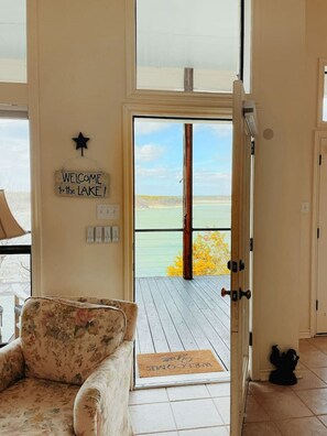 Interior - Dream Balcony Lakehouse ~Golf Cart ~Games ~Kayaks (Temple)