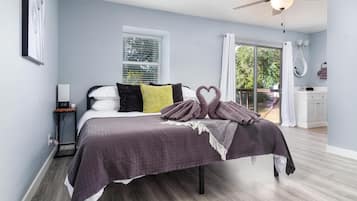 5 bedrooms, iron/ironing board, WiFi, bed sheets