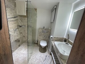 Bathroom - WINPHER by AA91 (Arochukwu)