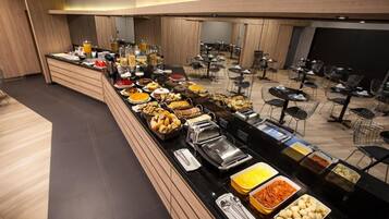 Gratis morgenmadsbuffet hver dag