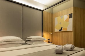 Suíte Momax | Espacio para trabajar con laptop, wifi gratis y ropa de cama 