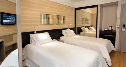 Momax Hotel