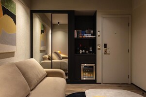 Suíte Momax | Mini-refrigerator