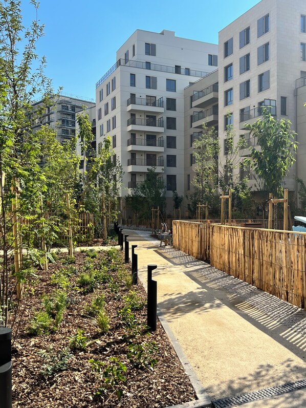 Property grounds - Duplex Neuf à 5' de Paris - Visiter Paris & Profiter des Jeux Olympiques (Aubervilliers)