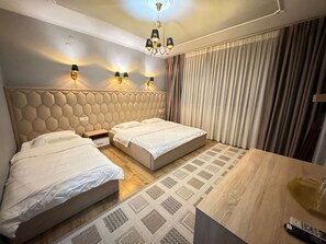 書桌、免費 Wi-Fi