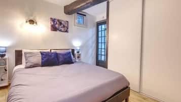 1 bedroom, iron/ironing board, WiFi, bed sheets