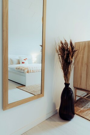 2 bedrooms, travel crib, WiFi, bed sheets