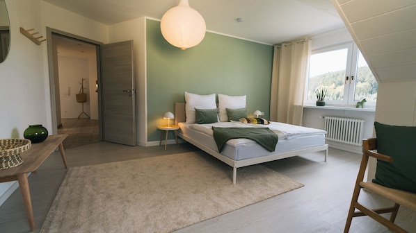 2 bedrooms, travel cot, WiFi, bed sheets