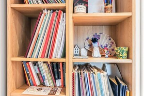 Interior - Spacious Elegant Apartment in Shepard's Bush - Pass the Keys (London)