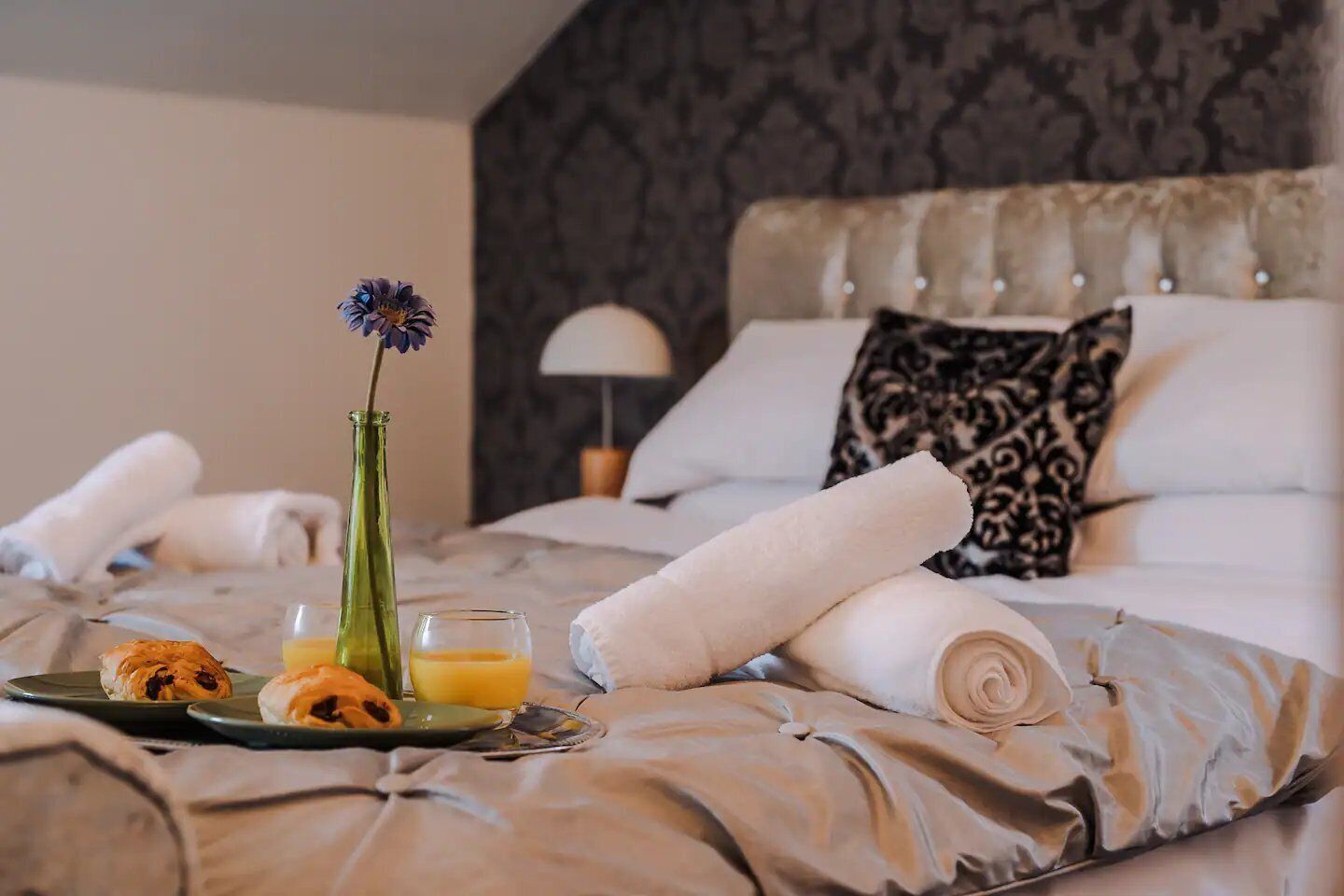 4 bedrooms, iron/ironing board, free WiFi, bed sheets