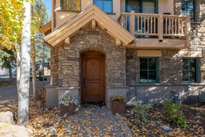 Exterior detail - Deer Run Townhome 145A - Luxury Townhome in River Run with Central Air (Ketchum)