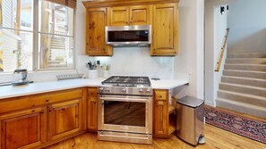 Fridge, microwave, oven, stovetop - Central Park 26- Luxury Tri-Level in Great Location Close to River Run (Ketchum)