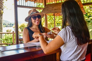 Reception - Isla Guaca (Guatapé)