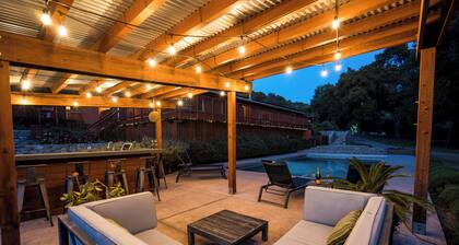 Serene Vineyard Chateau with Pool, Hot Tub, BBQ