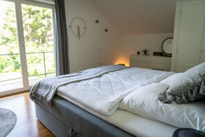 4 habitaciones, tabla de planchar con plancha, wifi y ropa de cama