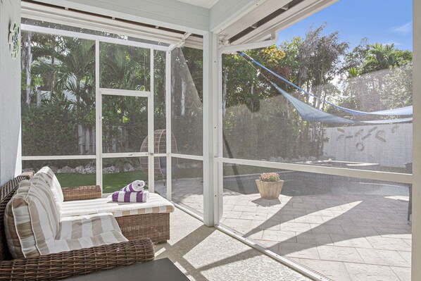 Interior - Superb Keys home w/heated pool, jacuzzi, fast wifi & more! (Tavernier)