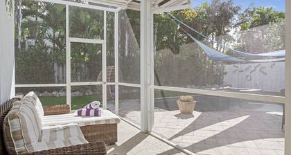 Superb Keys home w/heated pool, jacuzzi, fast wifi & more!