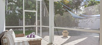 Superb Keys home w/heated pool, jacuzzi, fast wifi & more!